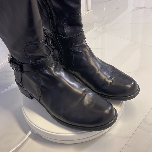 Pre-loved Size 9 Stuart Weitzman Riding Boots - Picture 3 of 8